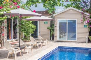 jaco lodge adults only
