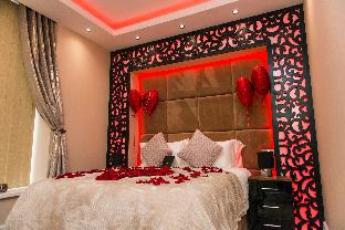 aphrodite suites huddersfield