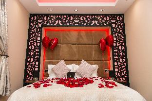aphrodite suites huddersfield
