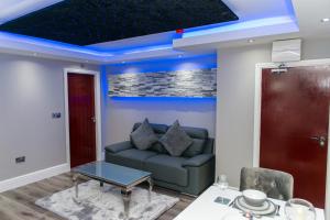 aphrodite suites huddersfield