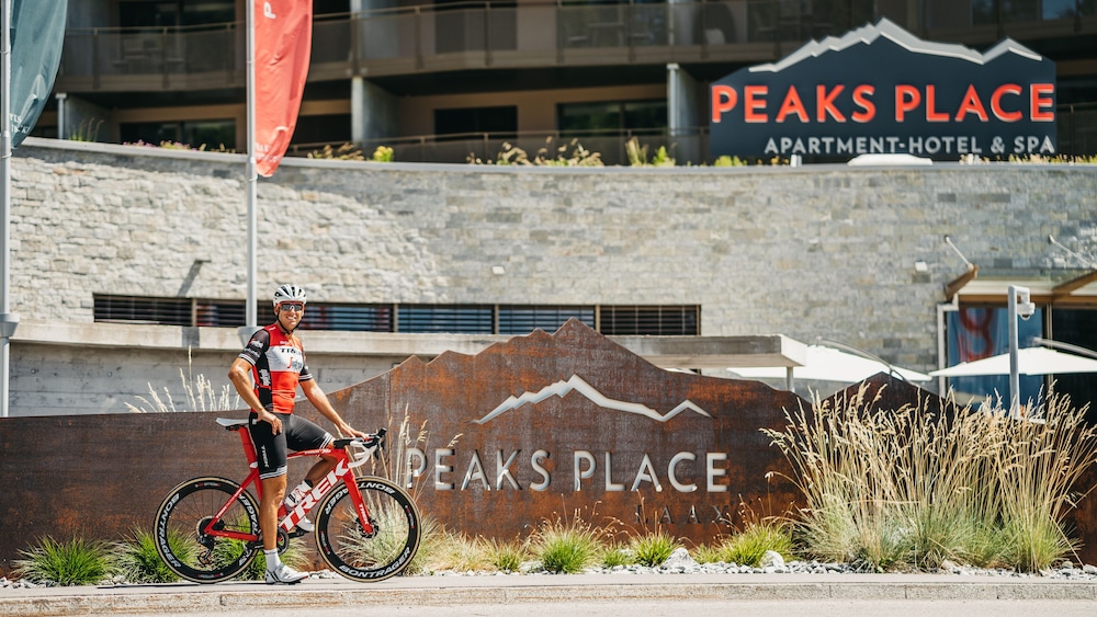 peaks place