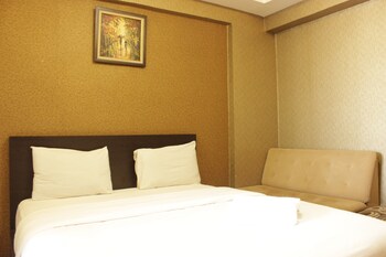strategic and comfy studio at gateway cicadas apartment