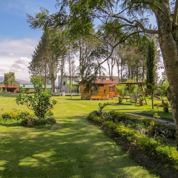 hosteria airport garden