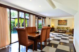 the khayangan dreams villa seminyak