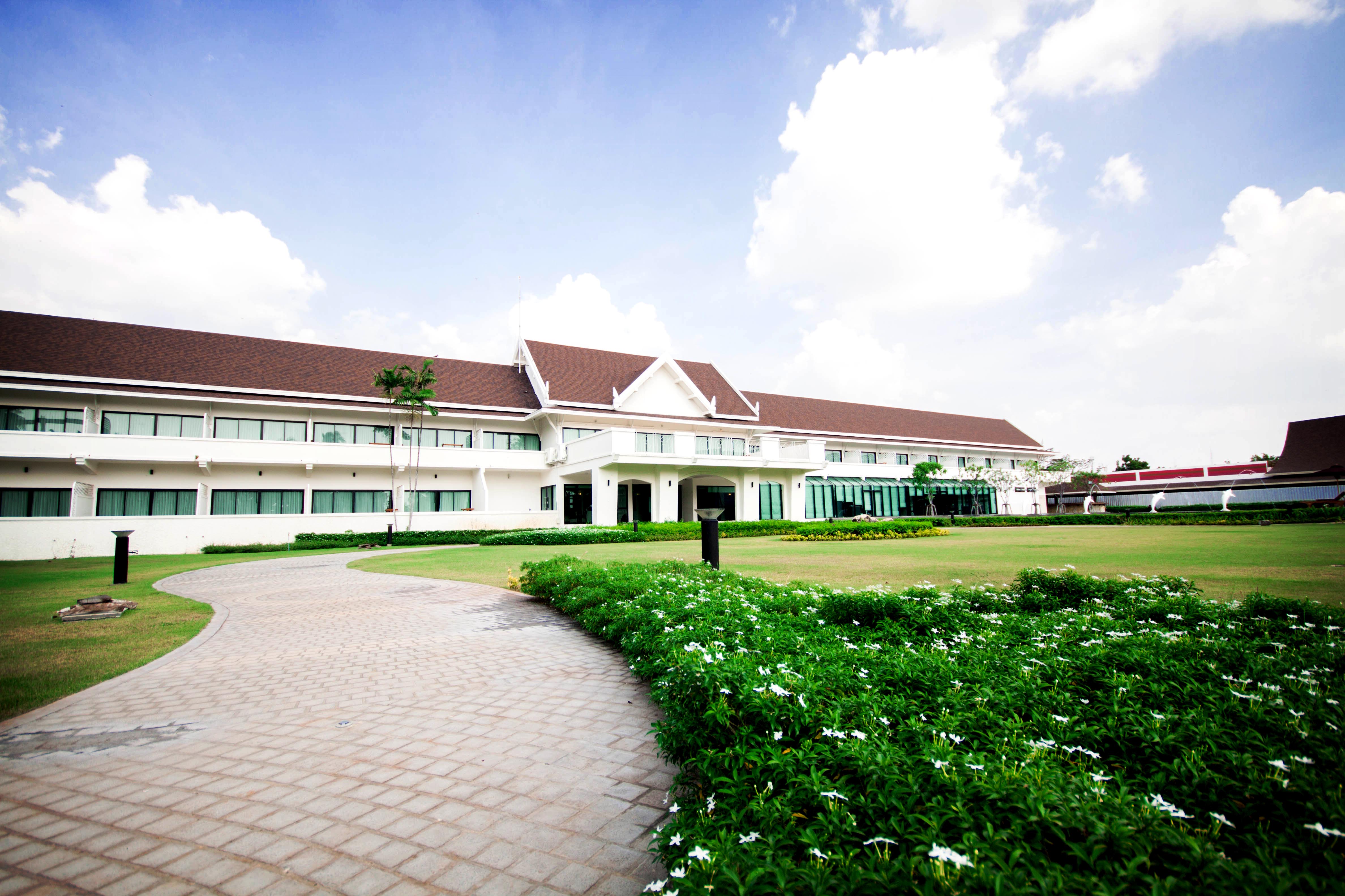 bangsaen heritage hotel