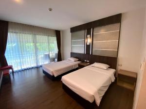bangsaen heritage hotel