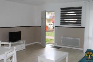 adonis grandcamp les isles de sola