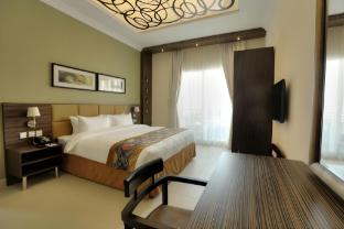 Clover Hotel & Suites Llc,,3 star