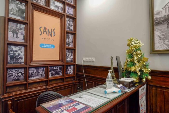 sans hotel empress simpang lima