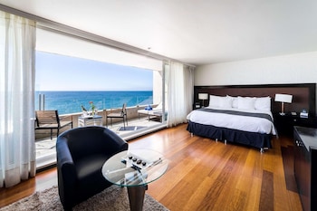 radisson blu acqua hotel and spa concon