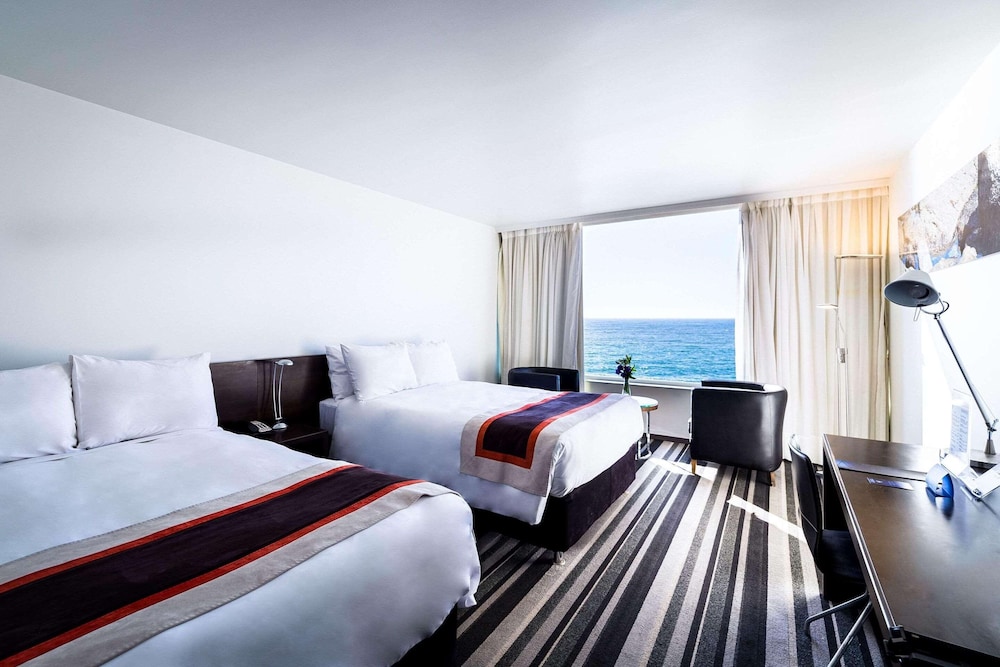 radisson blu acqua hotel and spa concon