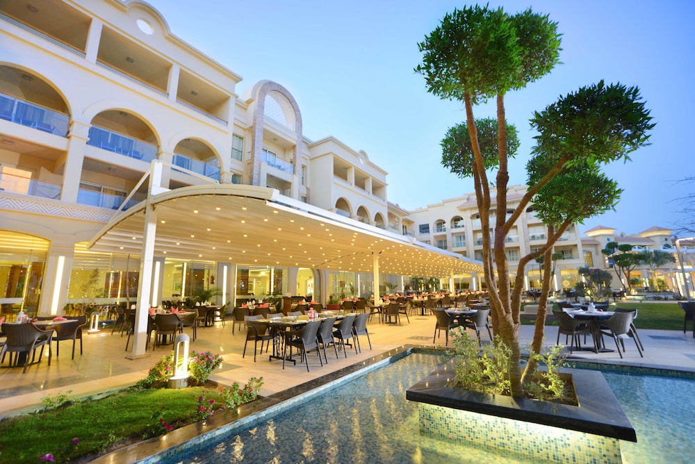 albatros white beach families and couples only