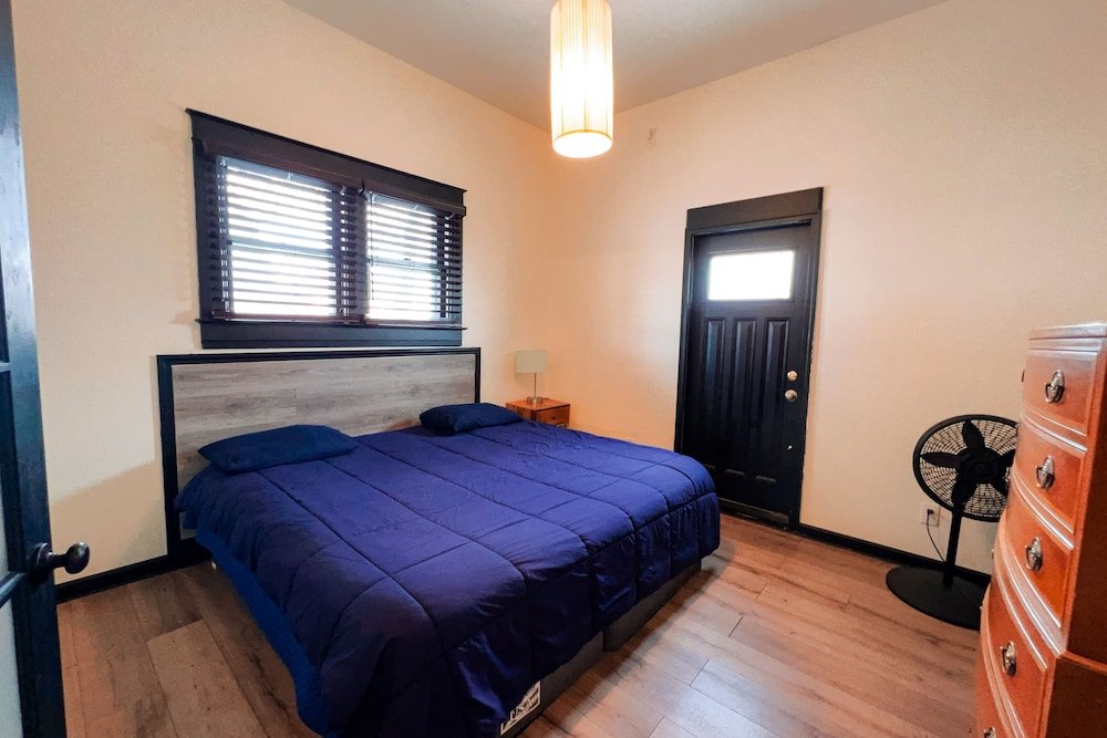 the pub 8br free parking minutes from falls and casino