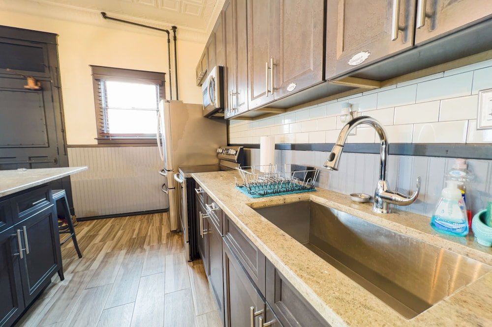 the pub 8br free parking minutes from falls and casino