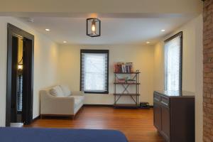 the pub 8br free parking minutes from falls and casino