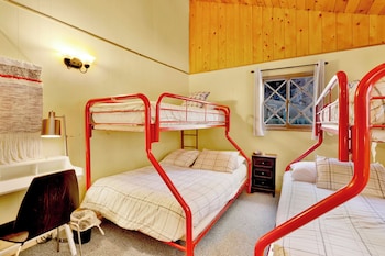 sunny bear cabin 1970