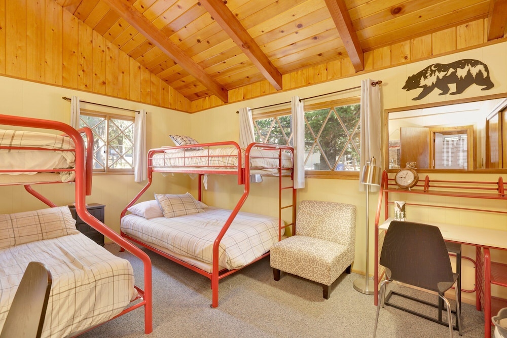 sunny bear cabin 1970