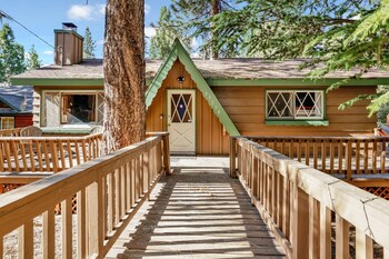 sunny bear cabin 1970