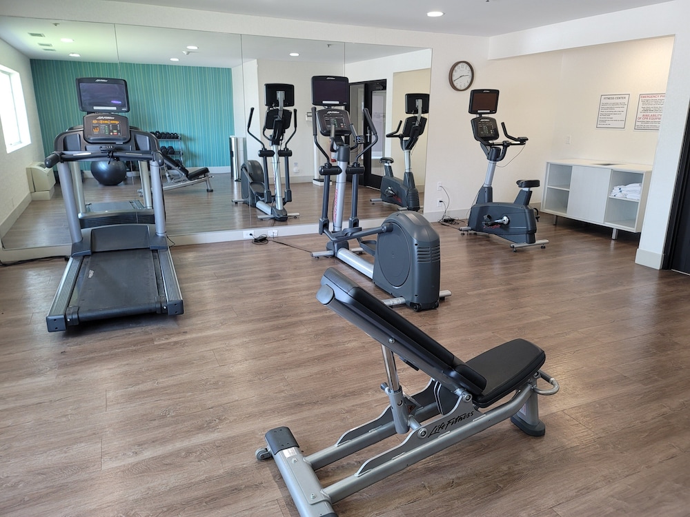 holiday inn express canton by ihg