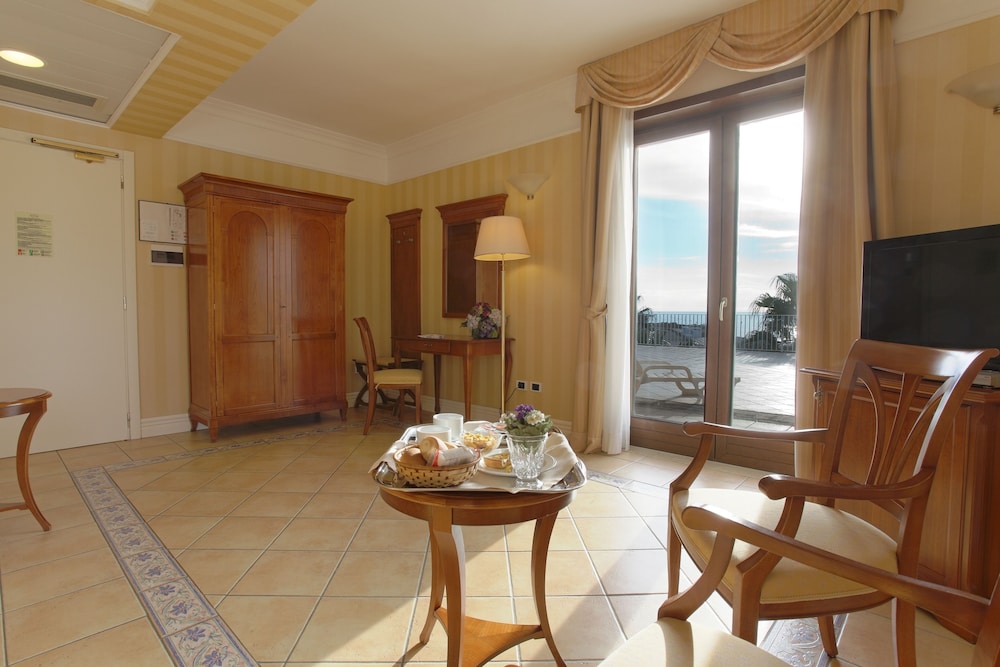 dioscuri bay palace hotel