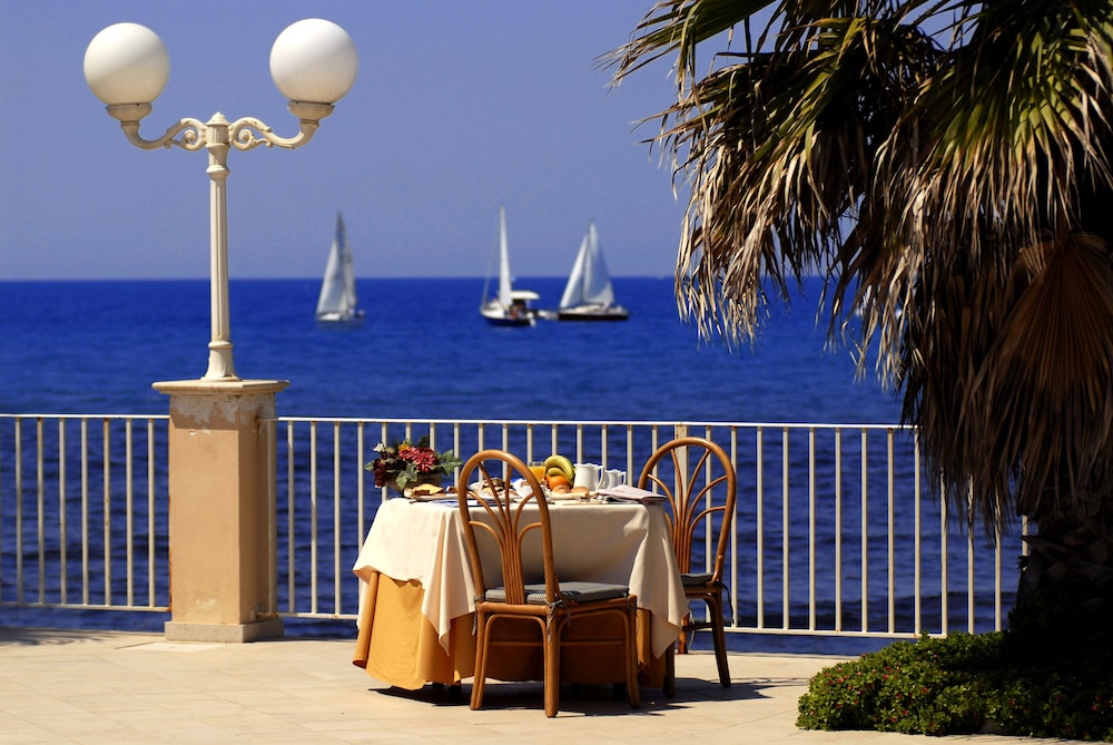 dioscuri bay palace hotel