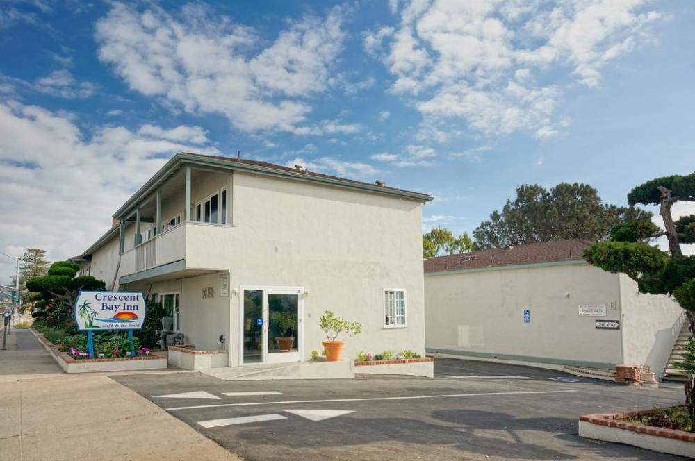 crescent bay inn