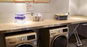 venus international hotel kunming baiyun road tongde square