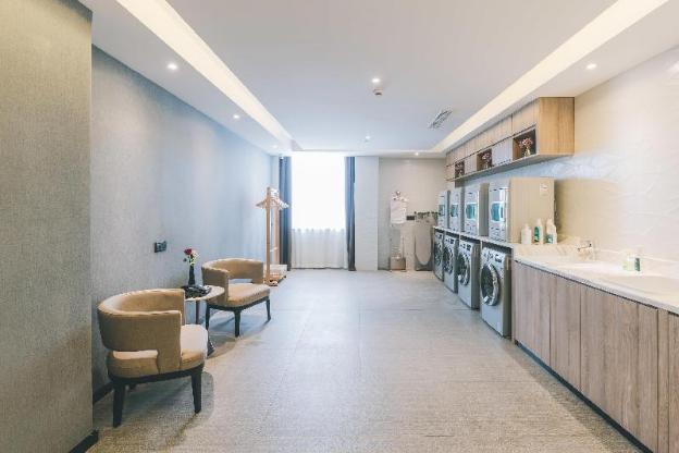 atour hotel kunshan yongda business plaza