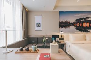 atour hotel kunshan yongda business plaza