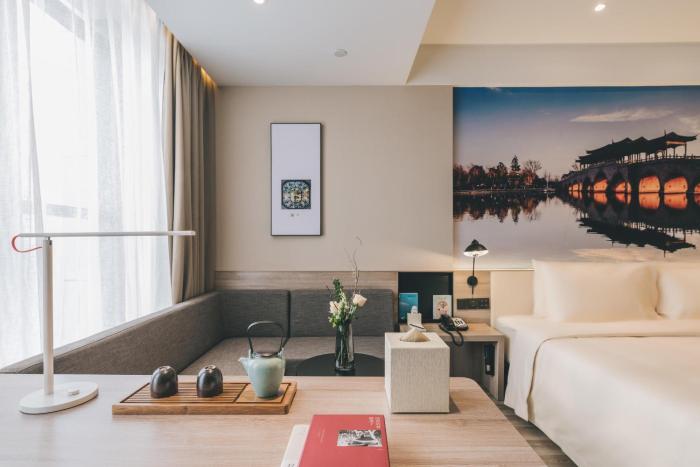 atour hotel kunshan yongda business plaza