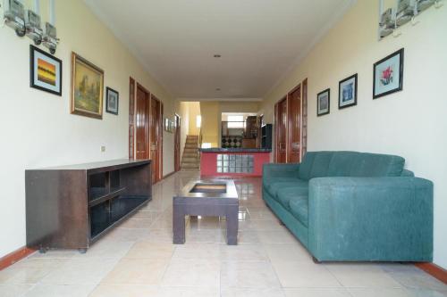 koolkost taman duta depok