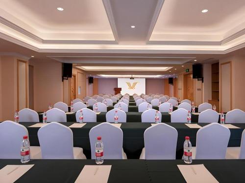 vienna hotel henan luoyang jiudu road wanda