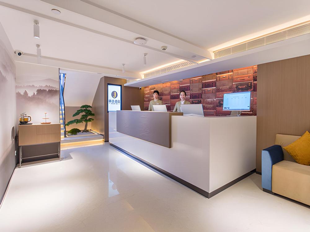 jtour inn nanning east railway station