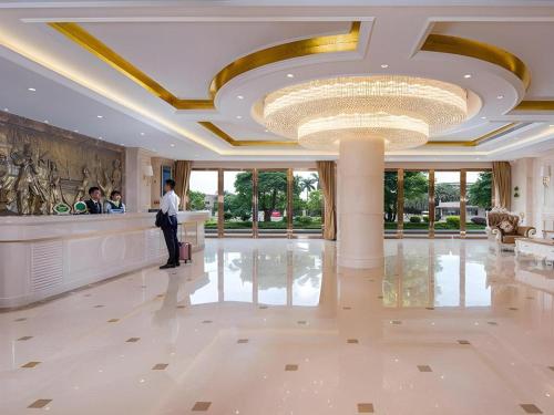 vienna hotel guangdong zhongshan xiaolan high speed railway station