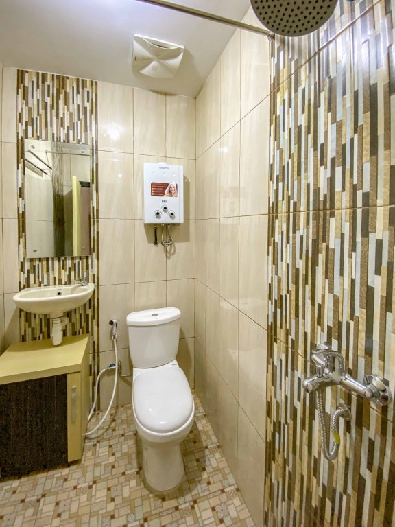 tinis guest house malang redpartner