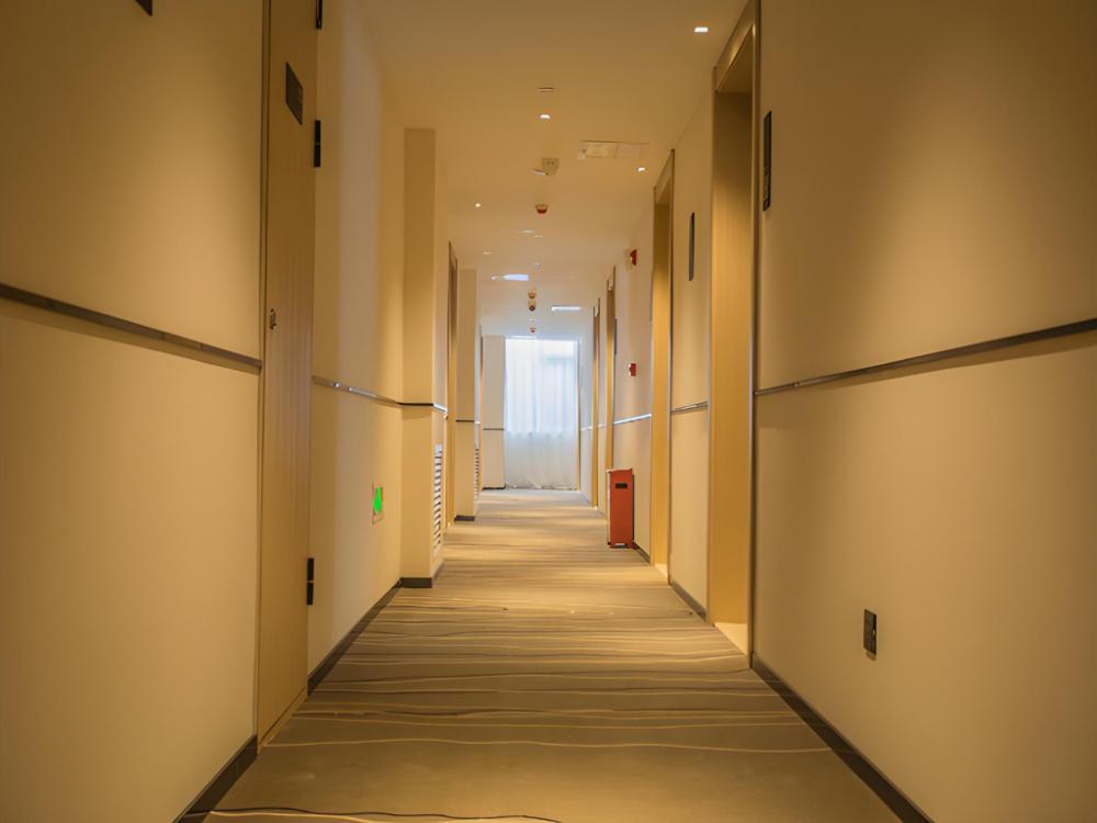 city comfort inn baoding railway station