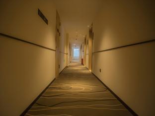 city comfort inn baoding railway station