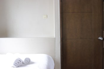 private and stylish 2br at gateway apartment ahmad yani cicadas