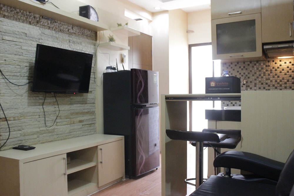 private and stylish 2br at gateway apartment ahmad yani cicadas