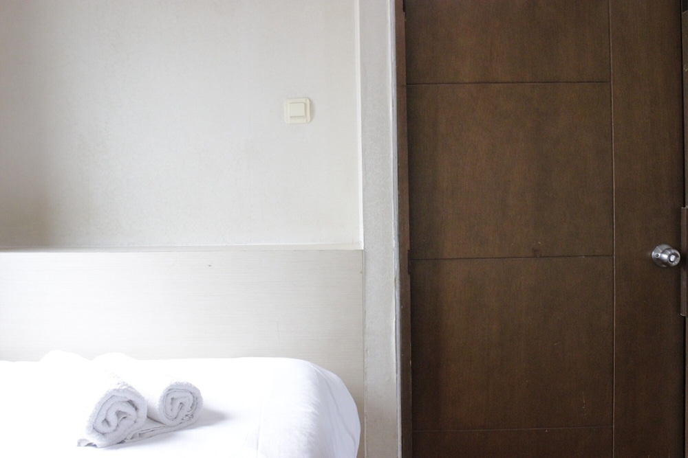 private and stylish 2br at gateway apartment ahmad yani cicadas