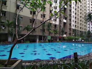 private and stylish 2br at gateway apartment ahmad yani cicadas