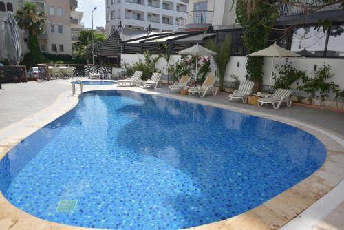 aurasia beach hotel