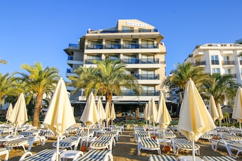 aurasia beach hotel