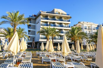 aurasia beach hotel