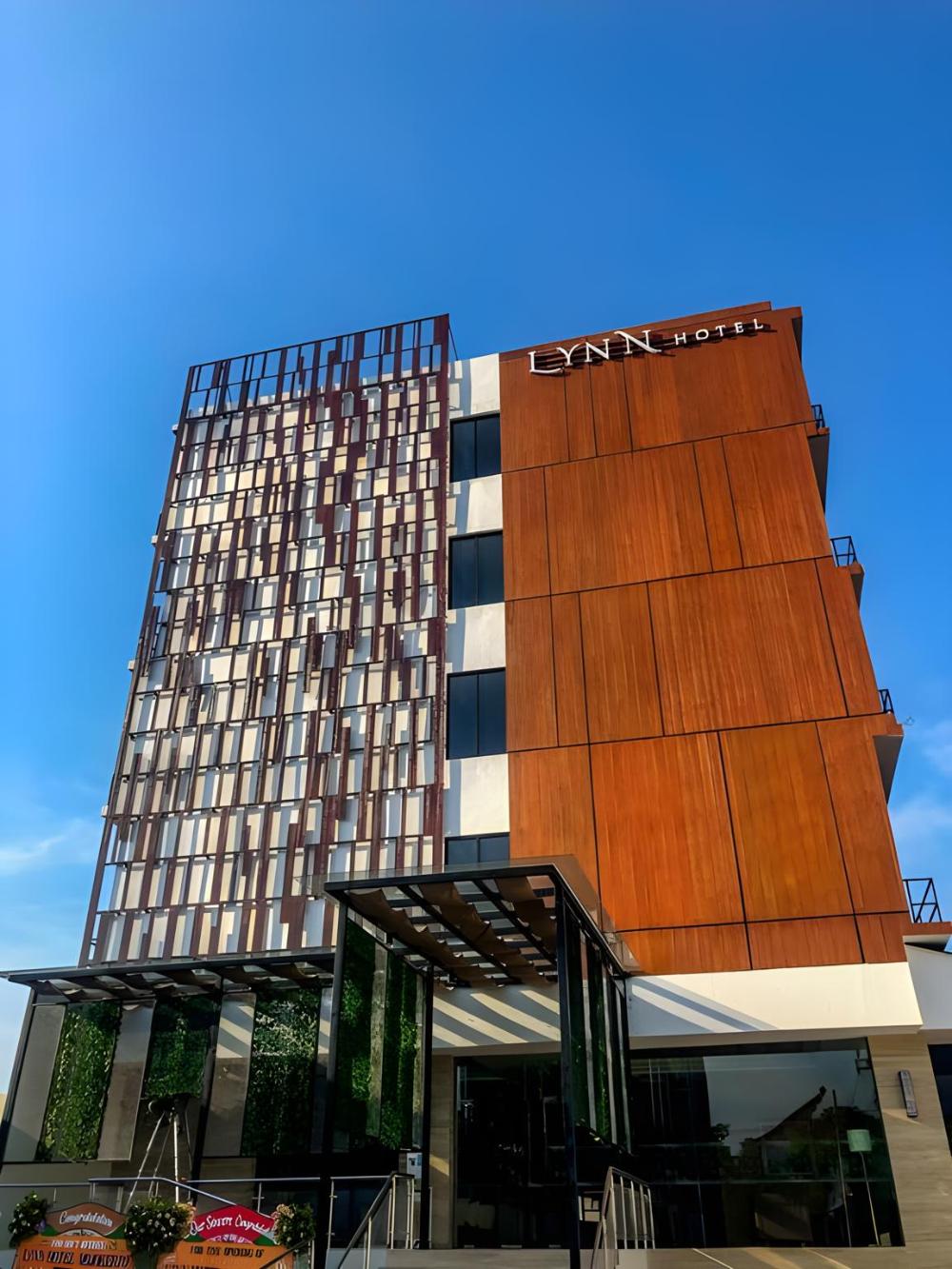 lynn hotel mojokerto
