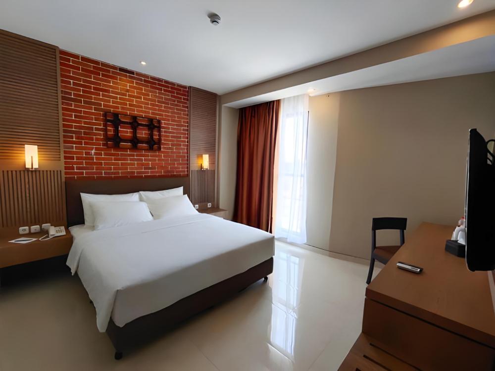 lynn hotel mojokerto