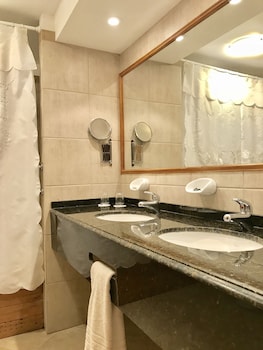 huinid bustillo hotel and spa