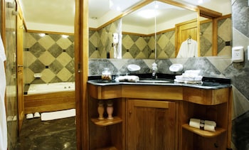 huinid bustillo hotel and spa