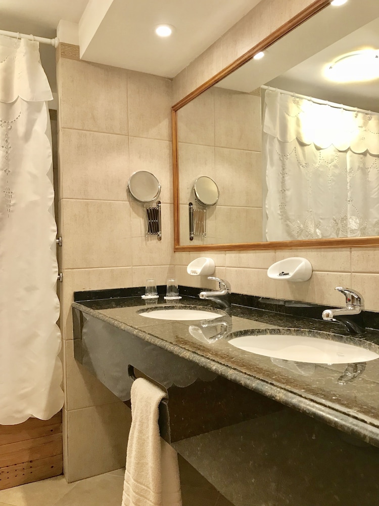 huinid bustillo hotel and spa