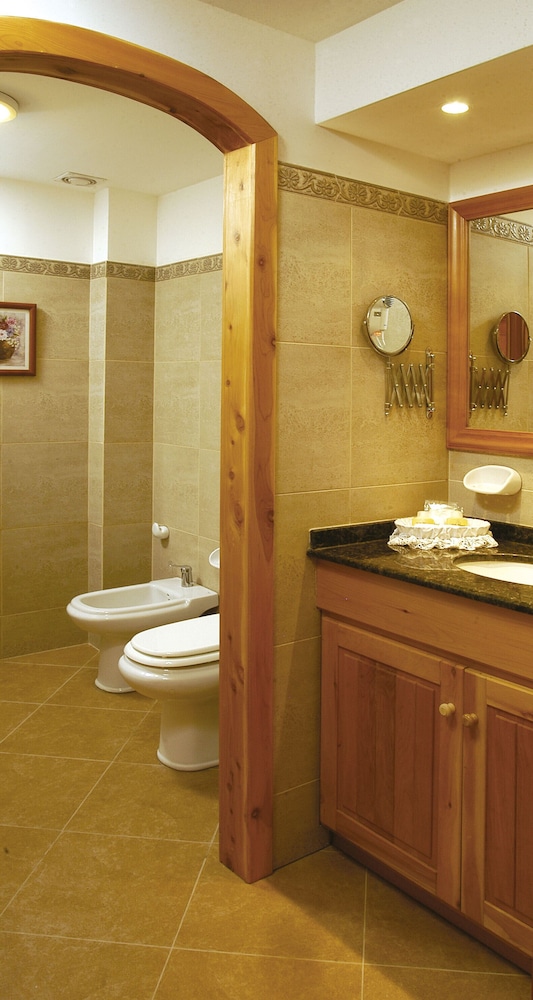 huinid bustillo hotel and spa